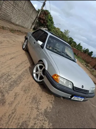Chevrolet Monza GLS/ Hi-tech 2.0 EFI 2P E 4P 1996