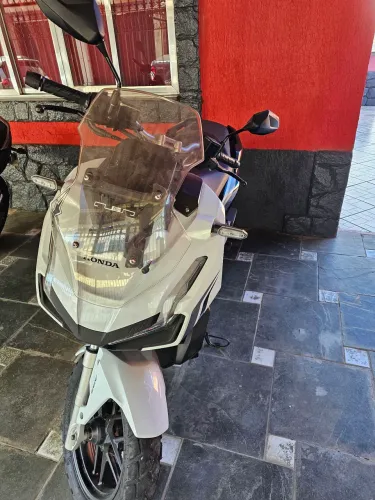 Honda Adv 2022 excelente estado