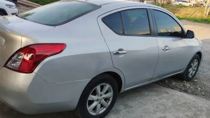 Nissan Versa SL 1.6 16V Flex Fuel 4P Mec. 2013