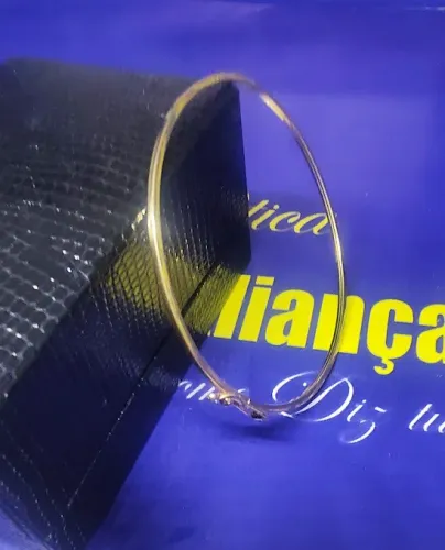 Bracelete Ouro 18 Kilates Peso 2.30 Gramas 60x50 mm Oco Fio 1.5 mm