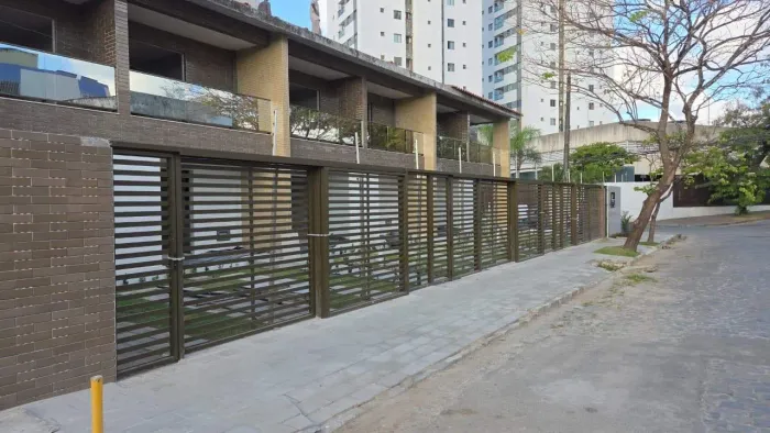 Casa Duplex à venda, 3 quartos, 2 suítes, Varanda, 1 vaga, Cordeiro - Recife/PE