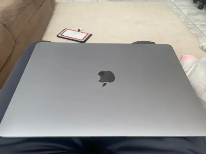 Macbook 2020 M1