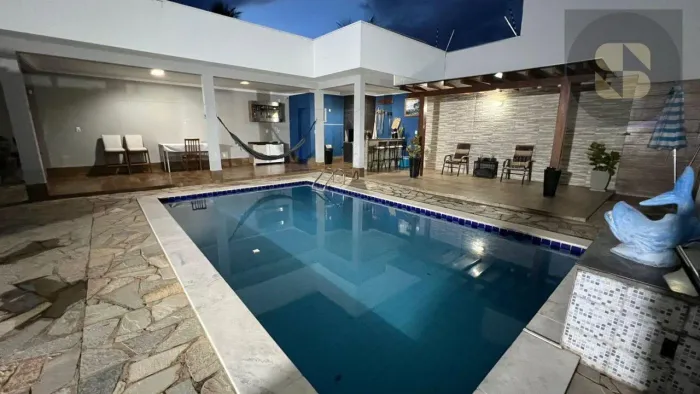 Casa à venda no bairro Santa Rosa com 3 suites - Cuiabá MT