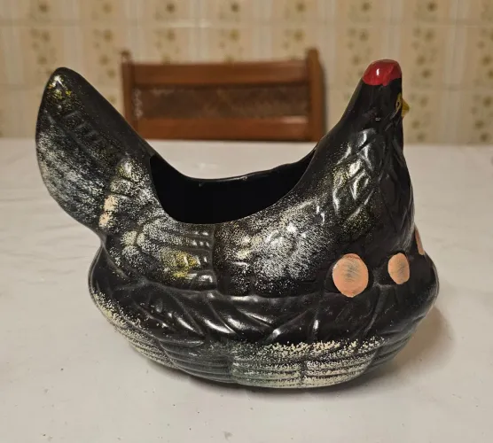 galinha porta ovos de cerâmica preta