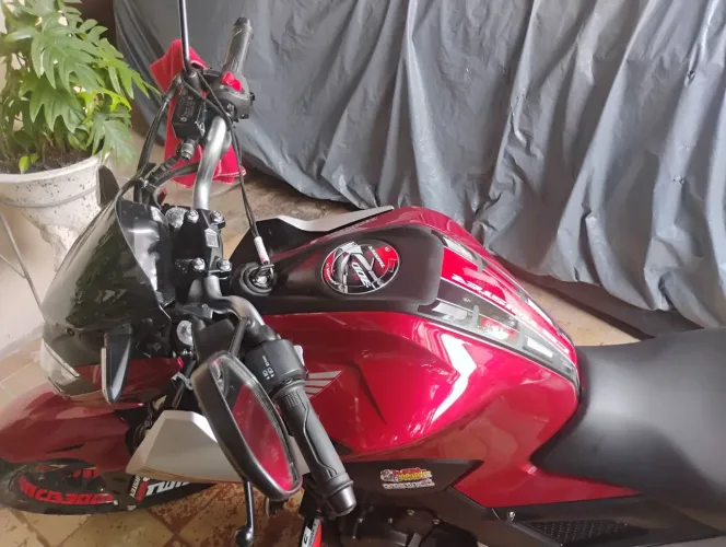 moto cb Twister 300f