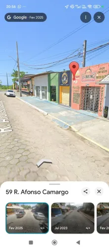 Vendo 6 lojas no centro de praia de leste