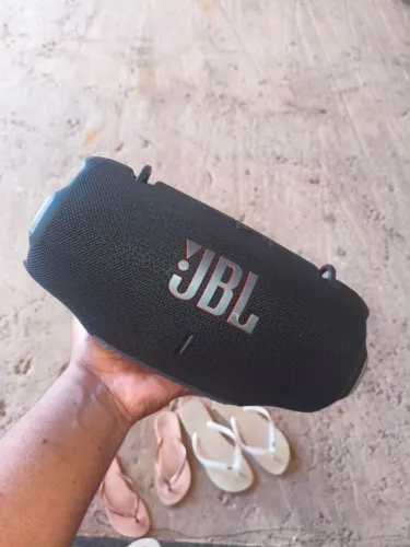 JBL original extreme 4 muito concervada, saúde da bateria boa ( não e a bombox 4)
