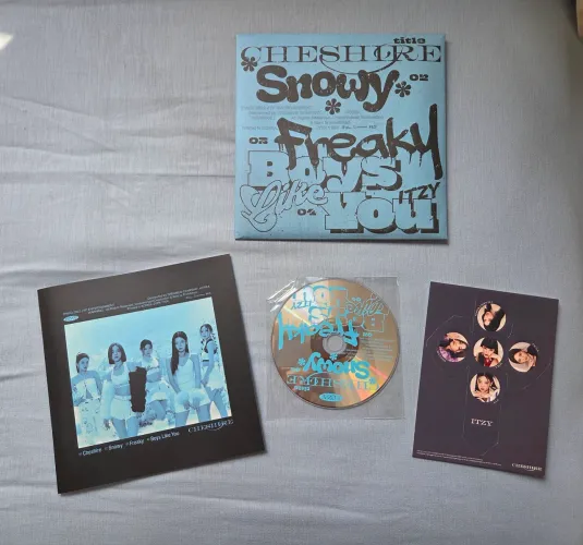Album itzy cheshire