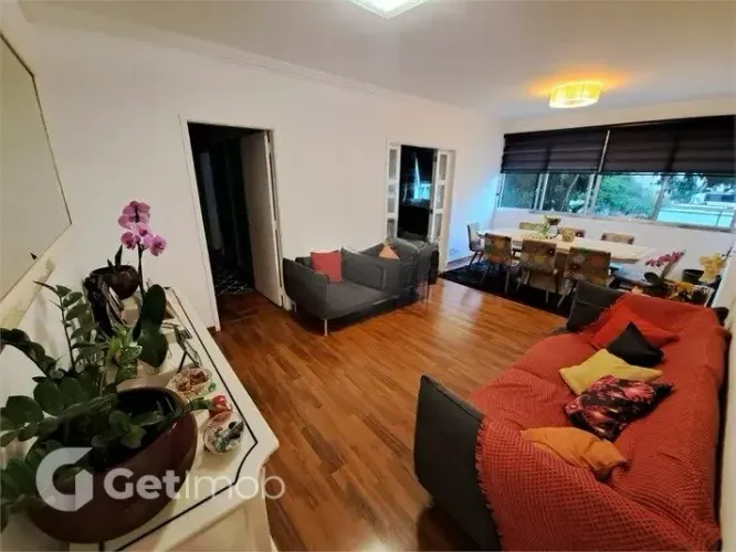 Apartamento Amplo de 104m² na Rua São Vicente de Paulo: Conforto, Iluminação Natural e Pra