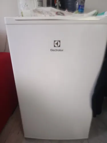 Frigobar Eletrolux 122L