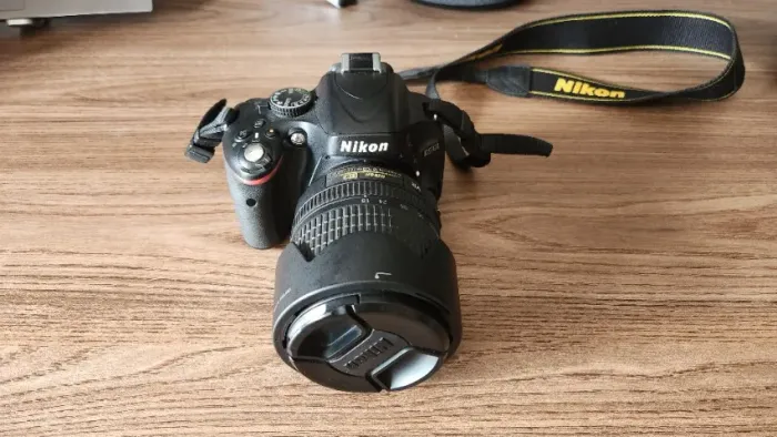 Nikon D5100 18-105mm + 50mm