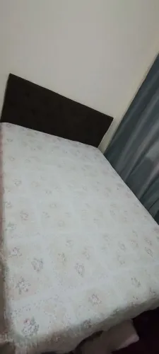Cama de casal e cabeceira 