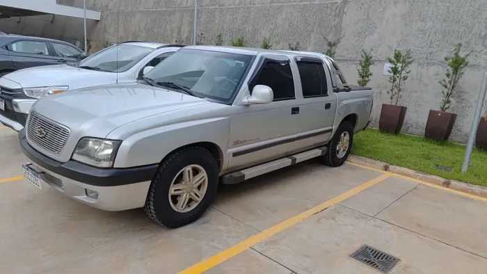 Chevrolet S10 Pick-up Exec. 2.8 4X4 CD TB Int.dies 2004