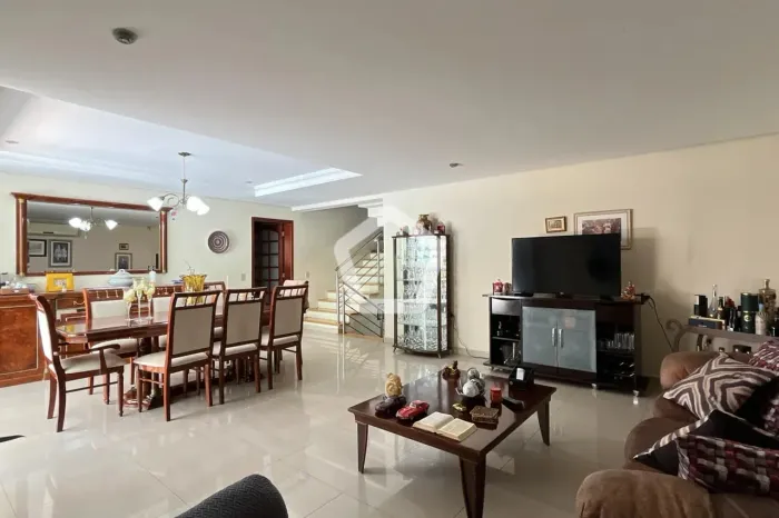 Sobrado Alto Padrão à venda 338m² no City América