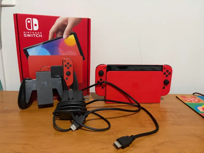 Nintendo Switch OLED 64GB Edição Especial Red Mario