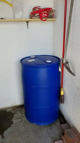 Vendo bombona de 200litros para armazenar agua