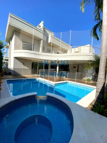 Casa à venda no condomínio Jardim Portal da Colina: 4 quartos, 3 banheiros, 4 vagas de gar