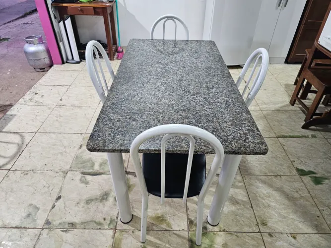 Mesa de mármore usada