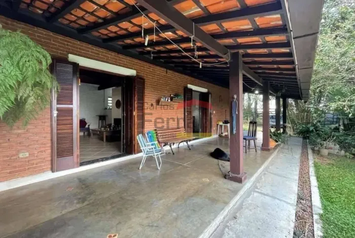 Casa Térrea Rústica - 22.000 metros com árvores frutíferas - Cotia