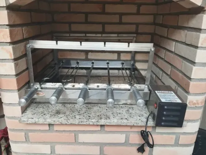 Gira Grill 5 espetos da Pratic Metal pouco usado