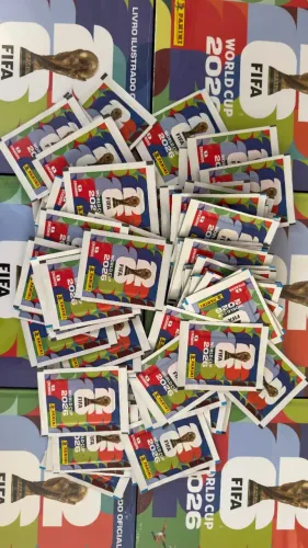 Kit Álbum Copa do Mundo 2026 Capa Dura + 20 Envelopes de Figurinhas