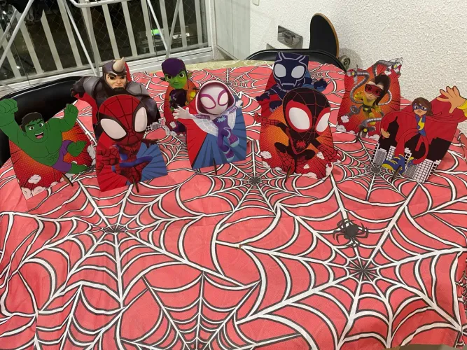 9 Display festa infantil homem aranha + toalha
