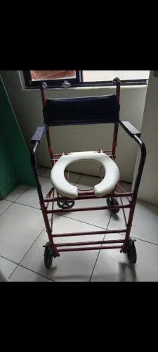 CADEIRA HIGIÊNICA 