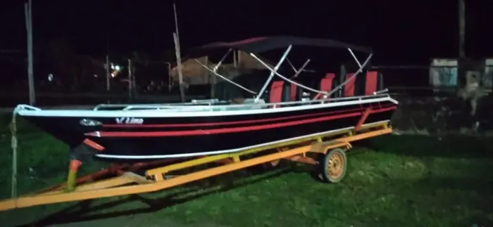 Vendo essa lancha completa
