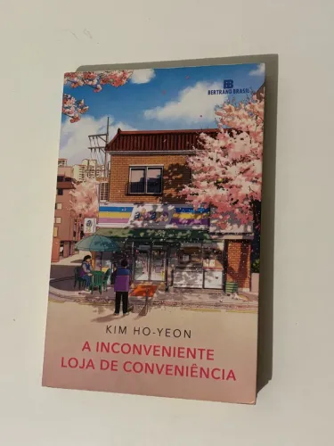 A Inconveniente Loja de Conveniência Kim Ho-yeon