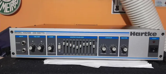 Vendo amplificador de contrabaixo Hartke HA2500 