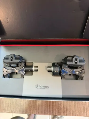Pedal seminovo Favero Assioma Uno - Pedal com Medidor de Potência (Um lado)
