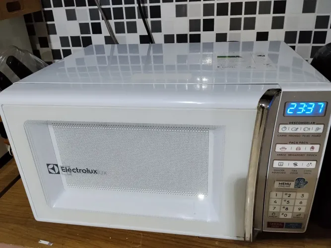 Microondas 27 litros Eletrolux