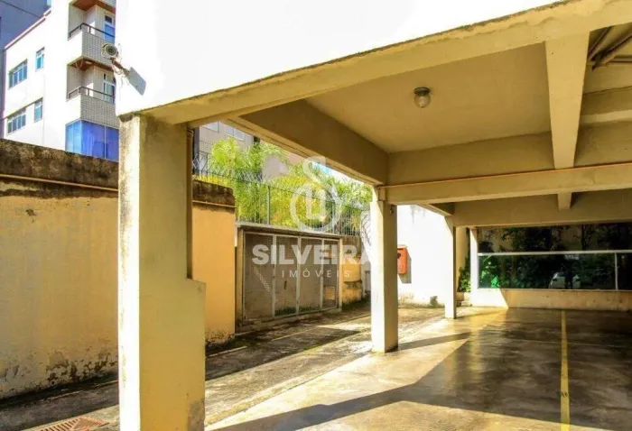 4 QUARTOS UMA VAGA DE GARAGEM