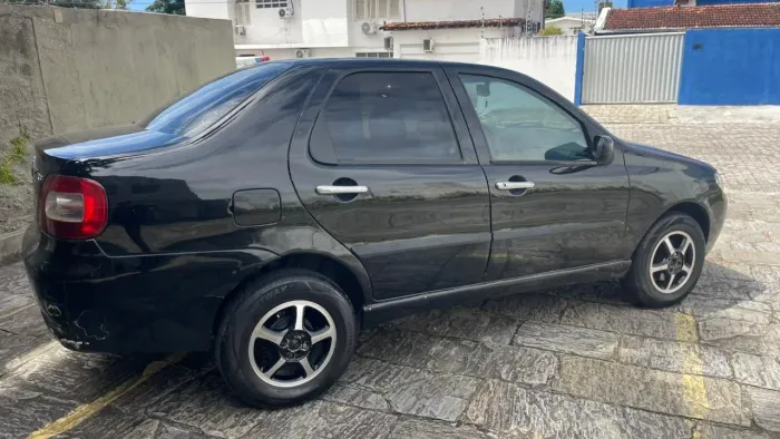 Fiat Siena HLX 1.8 MPI Flex 8V 4P 2007