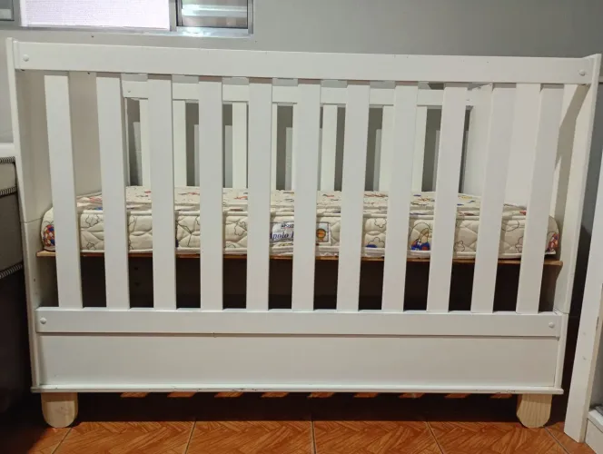 Vende-se Berço e colchão