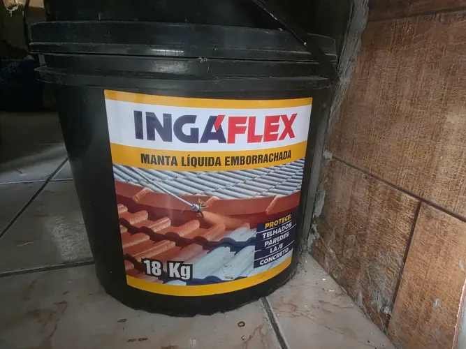 Vendo um bolde de 18 kilos de manta liquida emborrachada lacrado