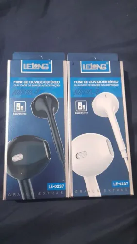 Fone de ouvido, conexão P2 com cabo e microfone [Leia a descrição]