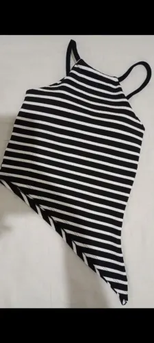Cropped feminino na promoção