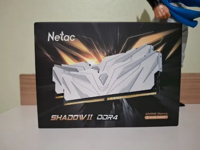 Memória DDR4 2x8Gb Netac Shadow II 3200mhz cl16 branco