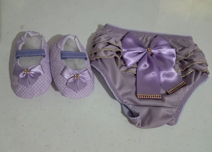 Vendo Kit Calcinha Bunda Rica + Sapatinho lilás.