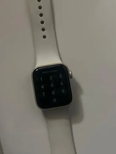 VENDO APPLE WATCH SE 2ª GERAÇÃO - 40 MM Relógio bem conservado, funcionando perfeitamente