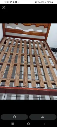 Cama casal de madeira