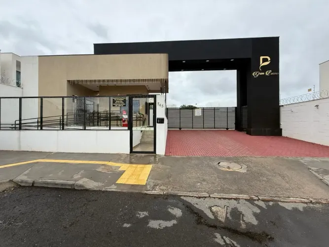 Residencial Gran Poeme, Jardim Vitória! Sobrado c/ 150m²: 04 stes, sendo 1 no térreo e 3 n