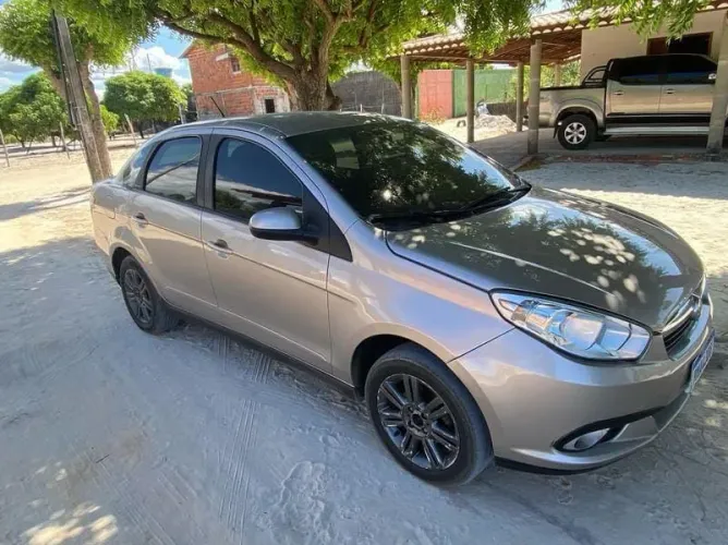 Fiat Grand Siena Tetrafuel 1.4 EVO F. Flex 8V 2015