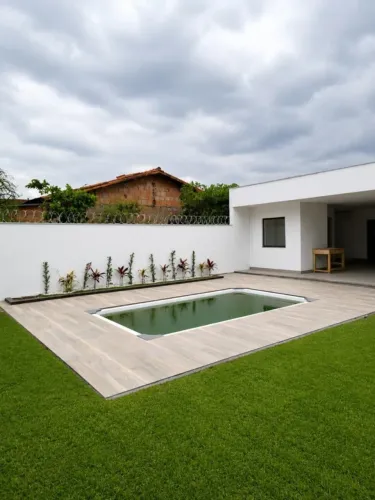 Casa em fase final de reforma, Com lote inteiro ( 420 MTS ) no bairro Jardim Europa!