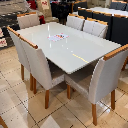 Mesa 1,60x0,90 + 6 cadeiras 