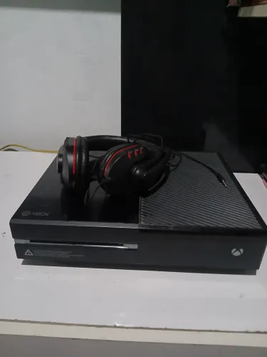 Troco xbox one + celular por xbox série s 