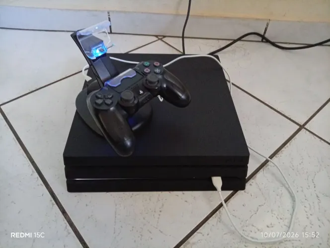 Playstation 4 pro 4k 1tb excelente 