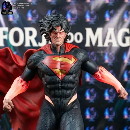 Action Figure/Escultura Absolute Superman - Super Homem