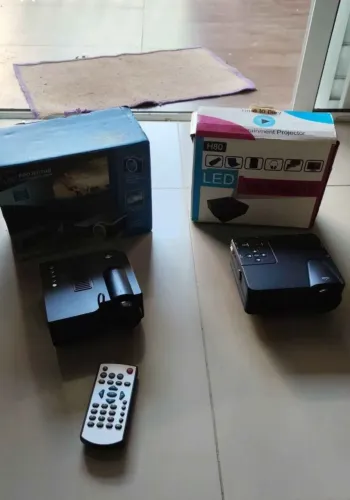 Projetor são 2 só venda 